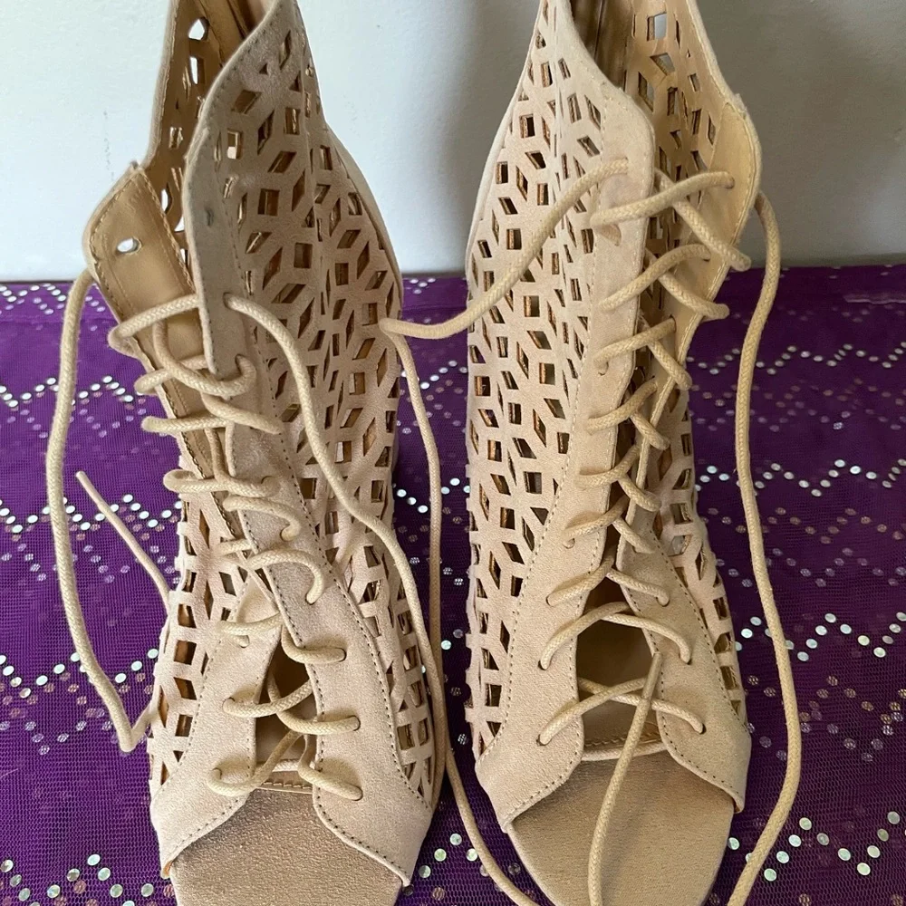 Yoki Cut-out Lace-up Booties, Size 7.5